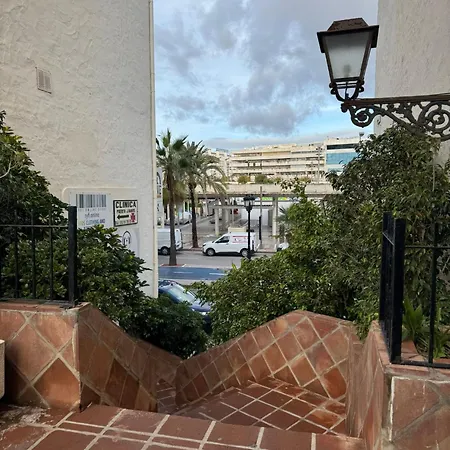 Dentro De Puerto Banus 아파트