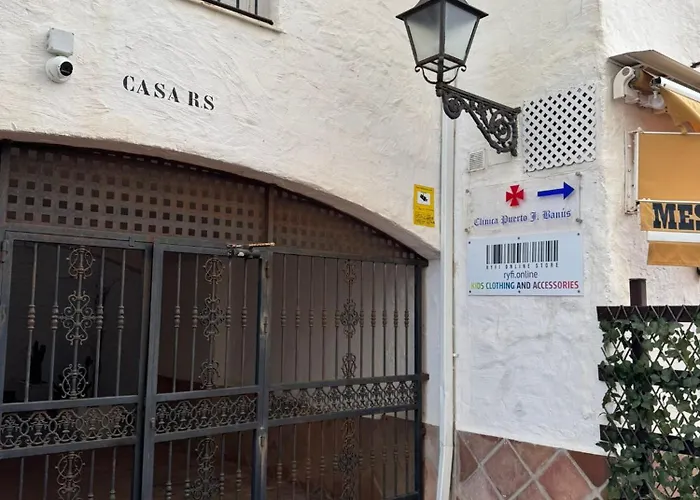 Dentro De Puerto Banus ماربيا
