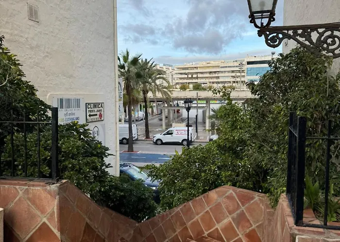 Dentro De Puerto Banus شقة
